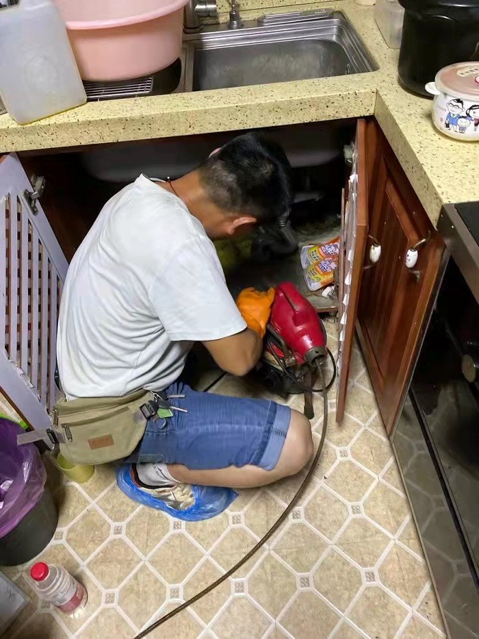 谢通门通下水道