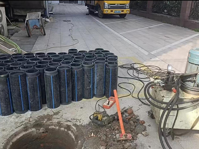 谢通门PE置换管厂家 DN315置换管 非开挖管短管置换